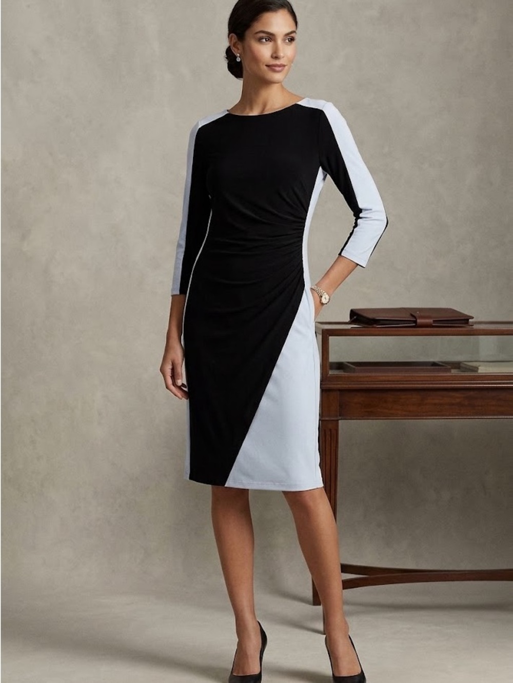 Beautiful Ralph Lauren Women’s Fitted Stretch Dress Size 18 with Rouging